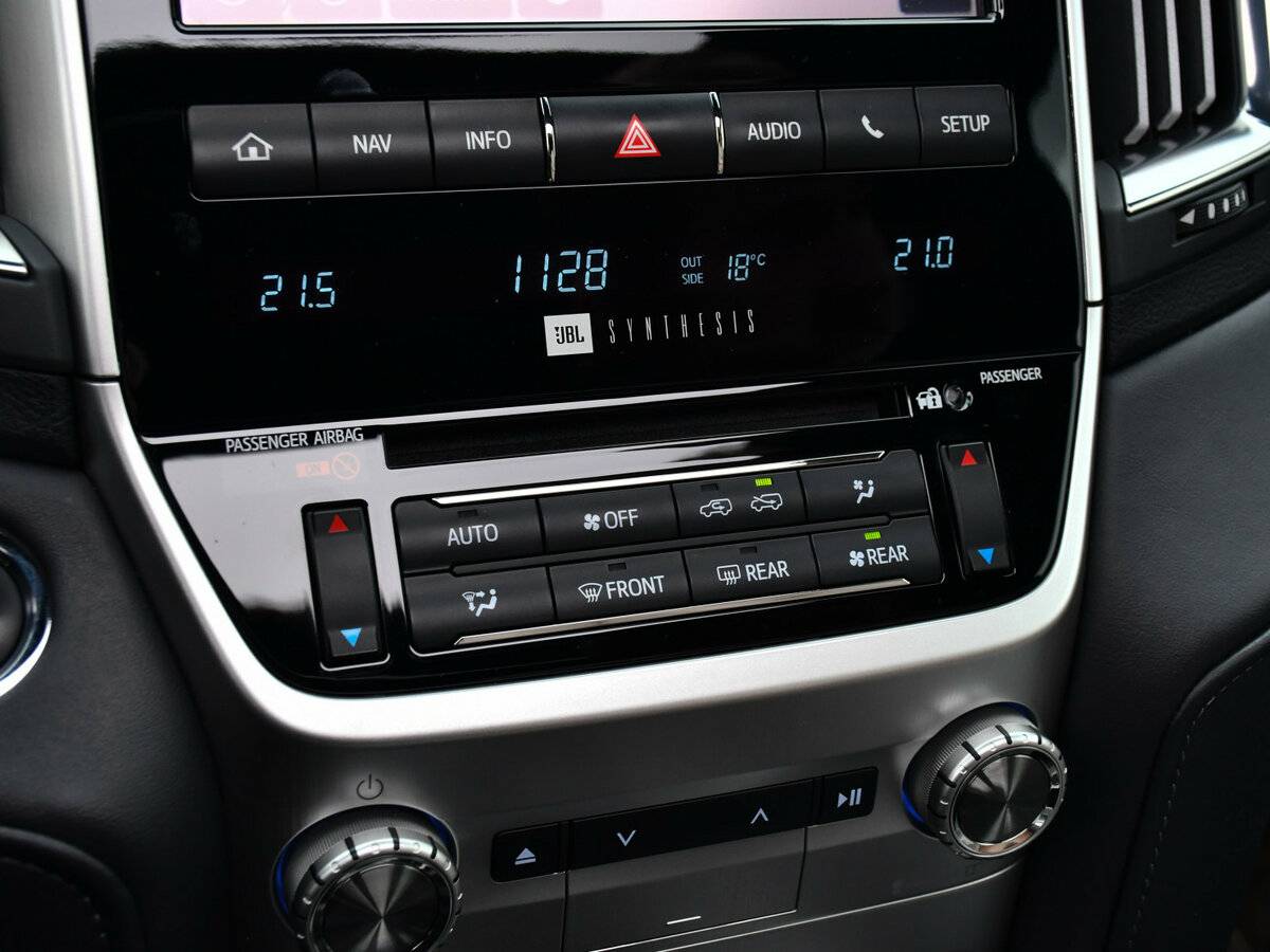 Toyota Land Cruiser с пробегом — 2017 год. Фото: #30