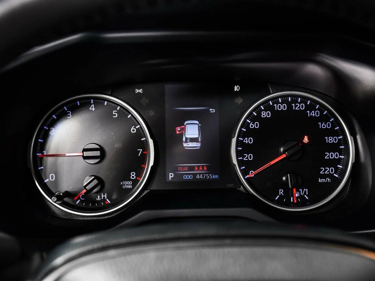 Toyota RAV4 с пробегом — 2021 год. Фото: #9