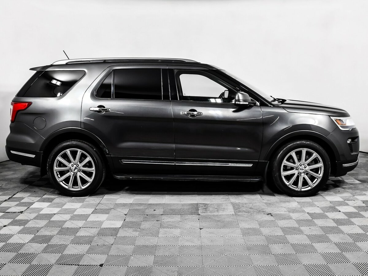 Ford Explorer с пробегом — 2018 год. Фото: #3
