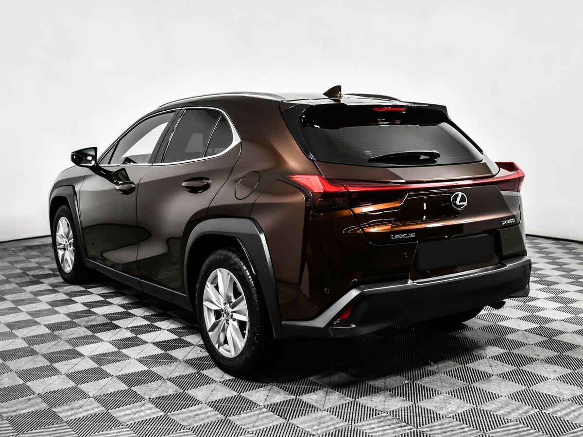 Lexus UX с пробегом — 2021 год. Фото: #6
