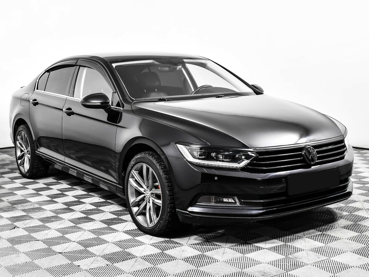 Volkswagen Passat с пробегом — 2018 год. Фото: #2