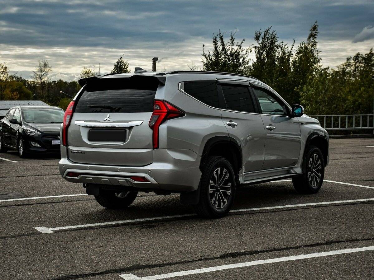 Mitsubishi Montero Sport с пробегом — 2022 год. Фото: #4