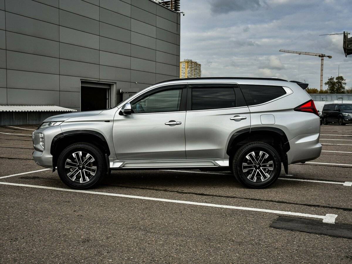 Mitsubishi Montero Sport с пробегом — 2022 год. Фото: #7