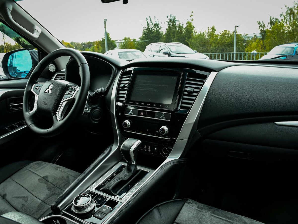 Mitsubishi Montero Sport с пробегом — 2022 год. Фото: #8