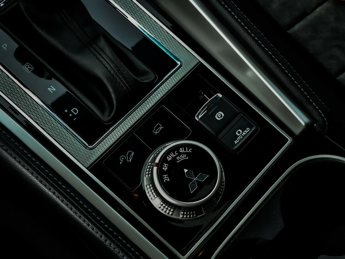 Mitsubishi Montero Sport с пробегом — 2022 год. Фото: #15