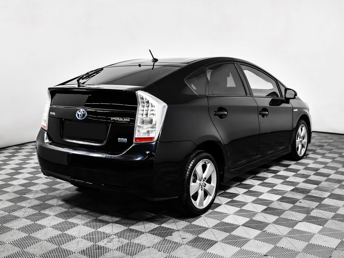 Toyota Prius с пробегом — 2010 год. Фото: #4