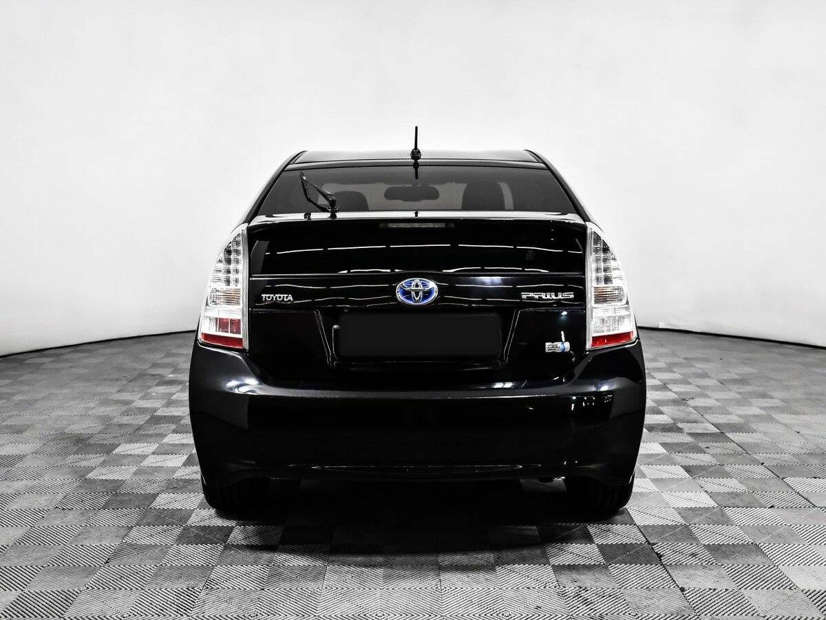 Toyota Prius с пробегом — 2010 год. Фото: #5