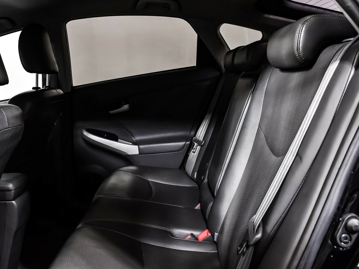 Toyota Prius с пробегом — 2010 год. Фото: #12