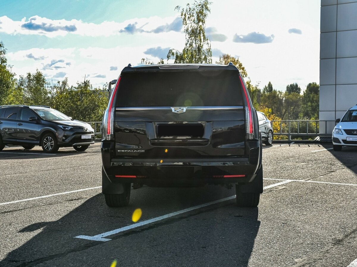 Cadillac Escalade с пробегом — 2018 год. Фото: #5