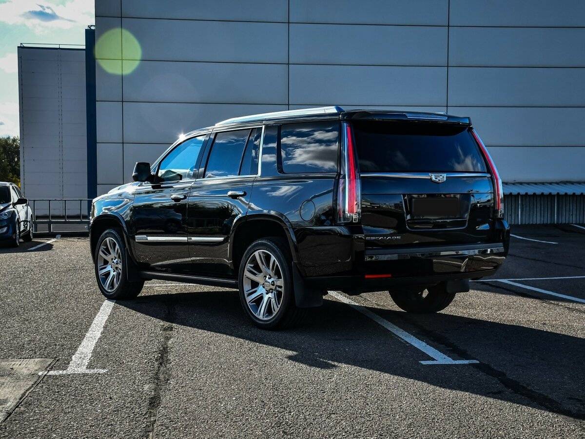 Cadillac Escalade с пробегом — 2018 год. Фото: #6