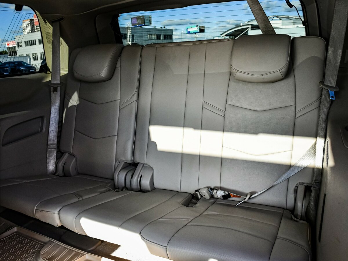 Cadillac Escalade с пробегом — 2018 год. Фото: #11