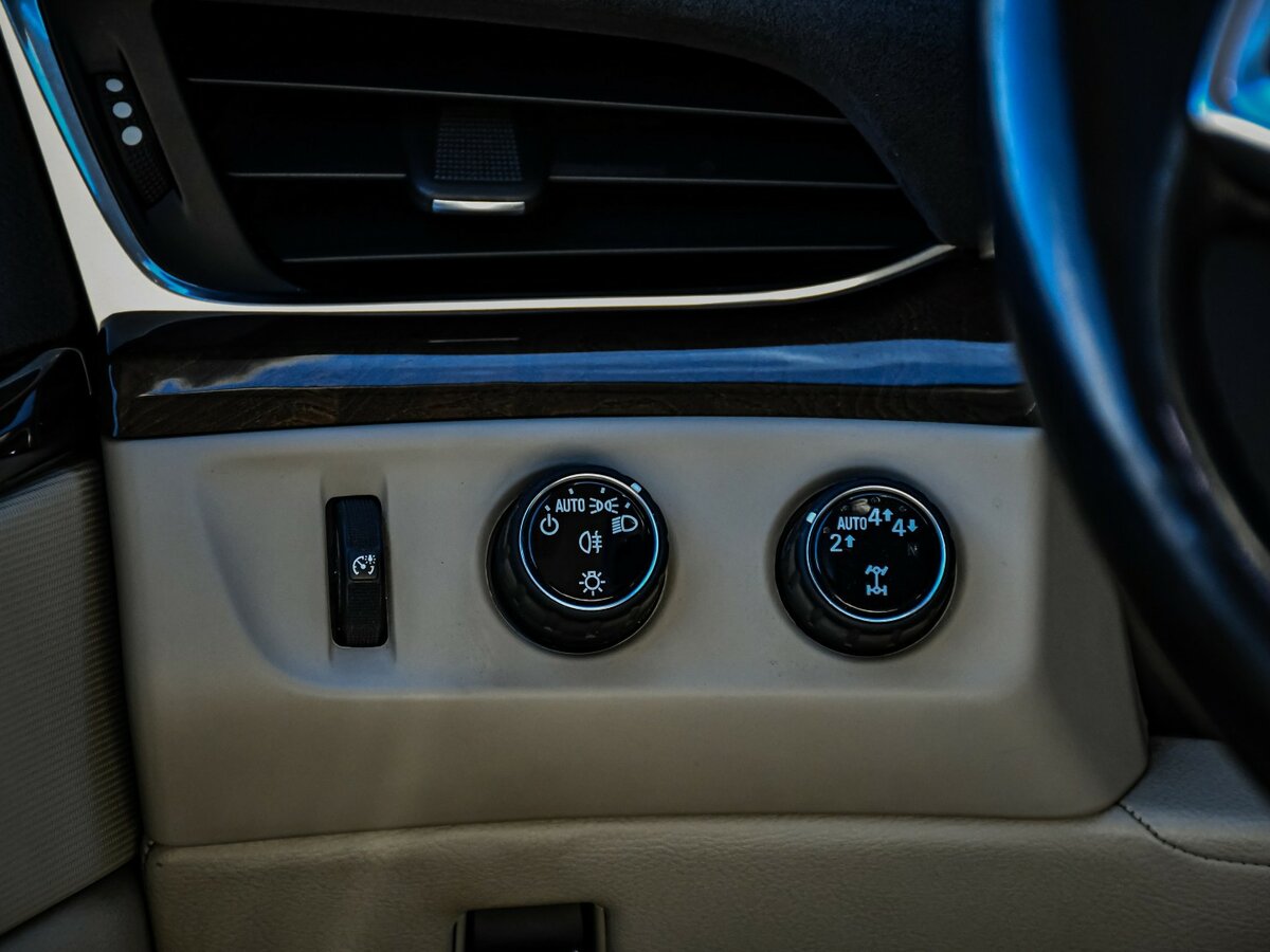 Cadillac Escalade с пробегом — 2018 год. Фото: #17