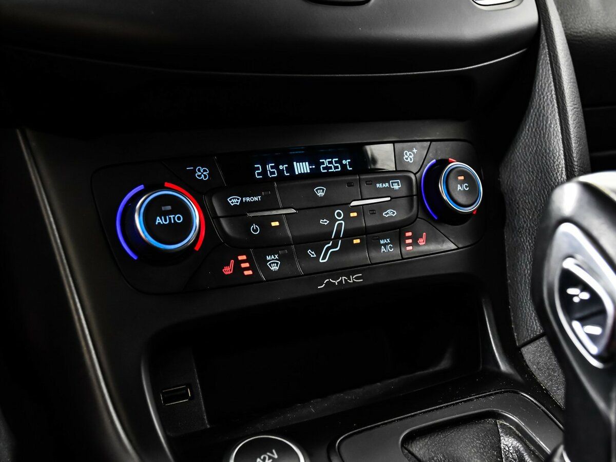 Ford Focus с пробегом — 2015 год. Фото: #13