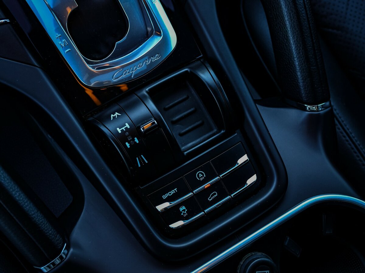 Porsche Cayenne с пробегом — 2011 год. Фото: #17