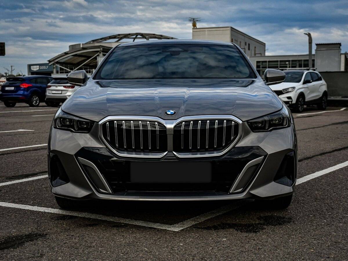 BMW 5 серии с пробегом — 2024 год. Фото: #1