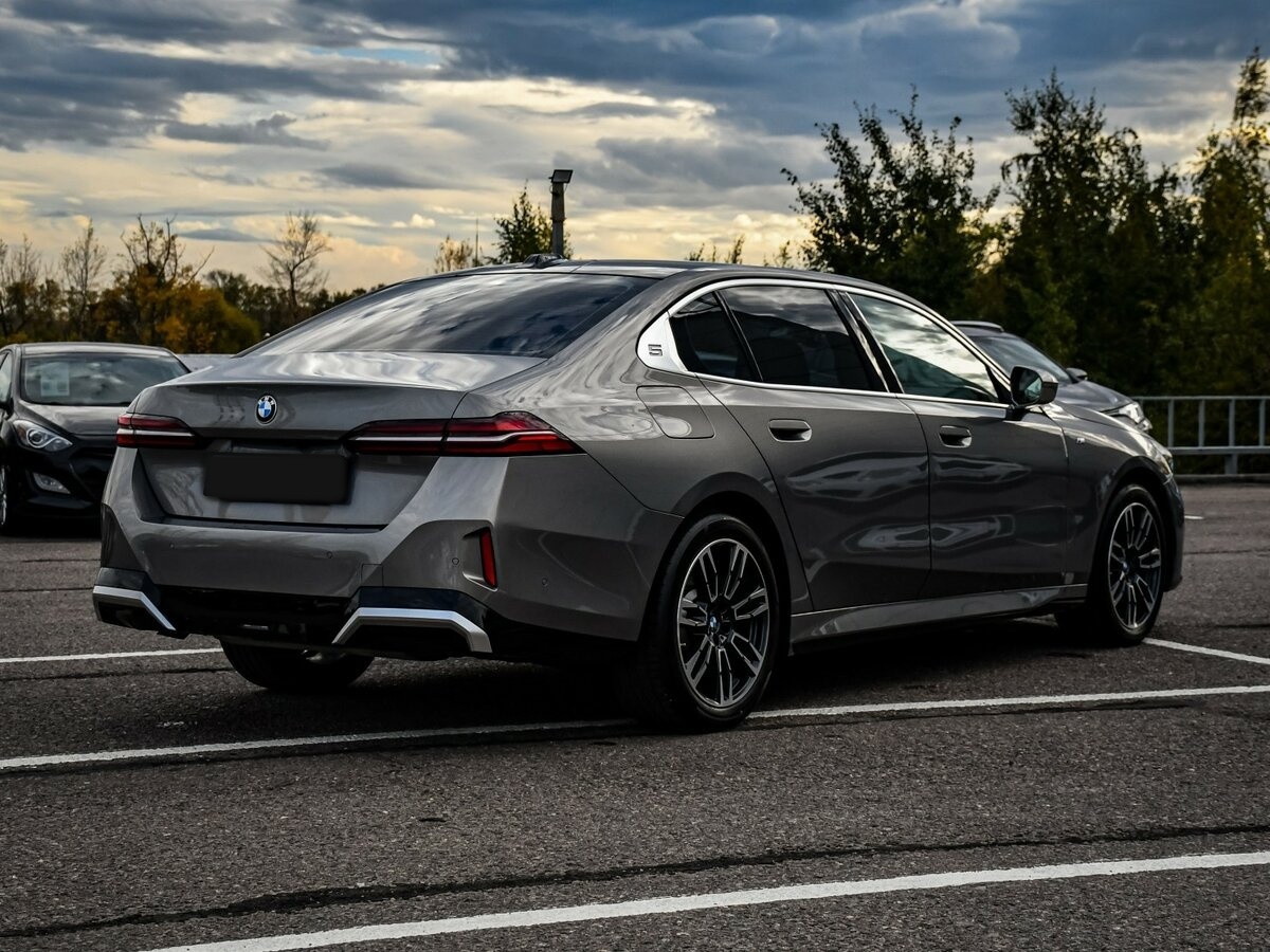 BMW 5 серии с пробегом — 2024 год. Фото: #4