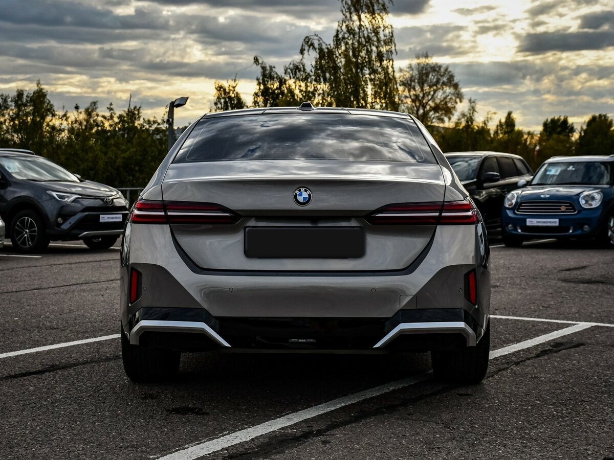 BMW 5 серии с пробегом — 2024 год. Фото: #5