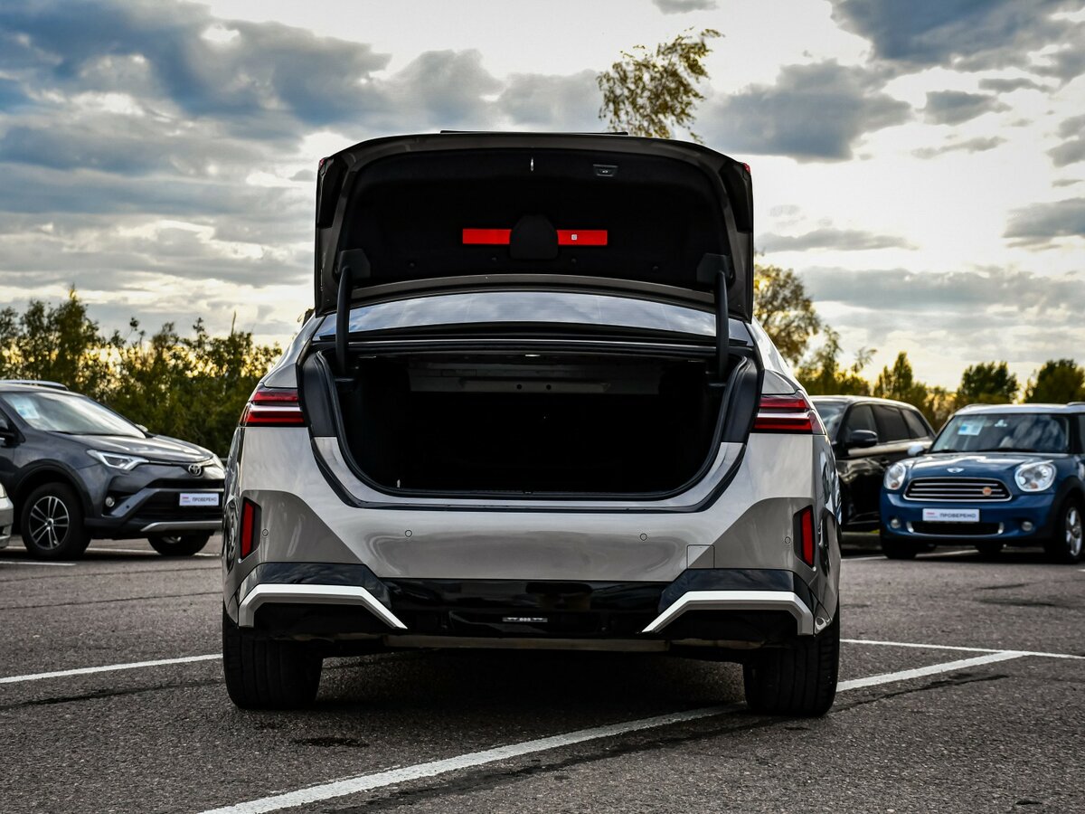 BMW 5 серии с пробегом — 2024 год. Фото: #18
