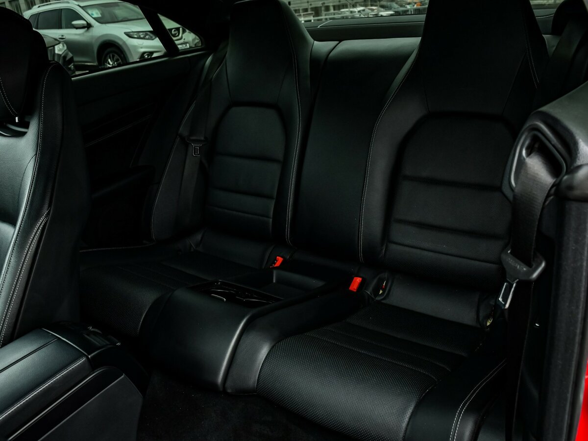 Mercedes-Benz E-Класс с пробегом — 2015 год. Фото: #11