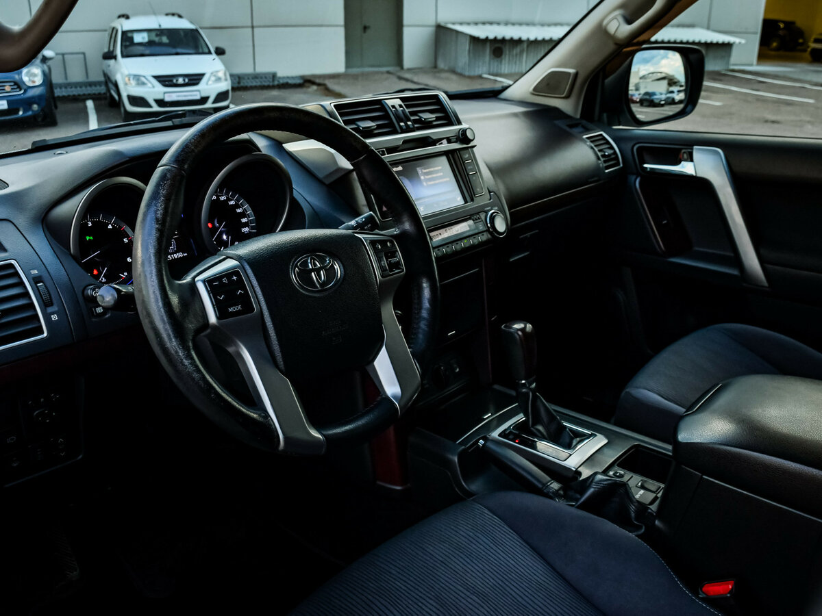 Toyota Land Cruiser Prado с пробегом — 2014 год. Фото: #9
