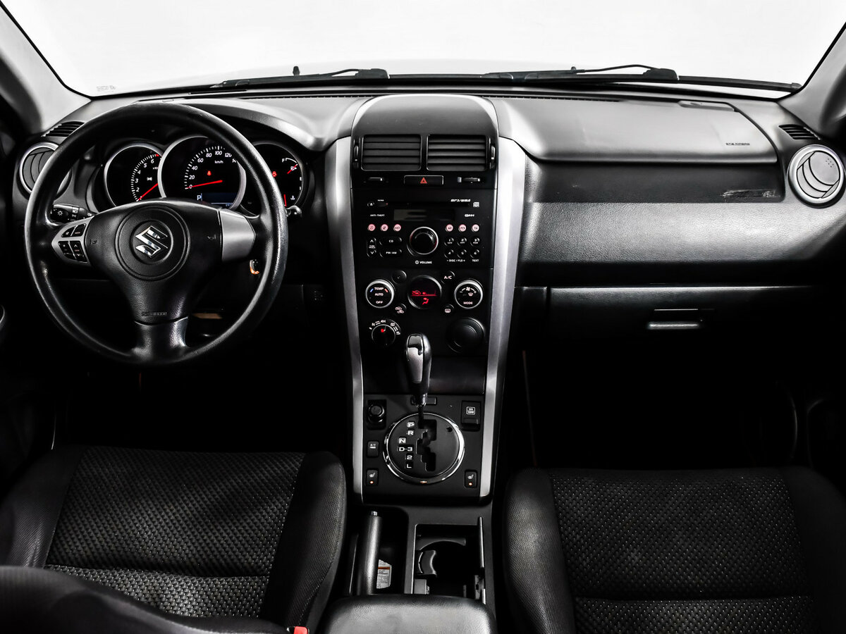 Suzuki Grand Vitara с пробегом — 2010 год. Фото: #11