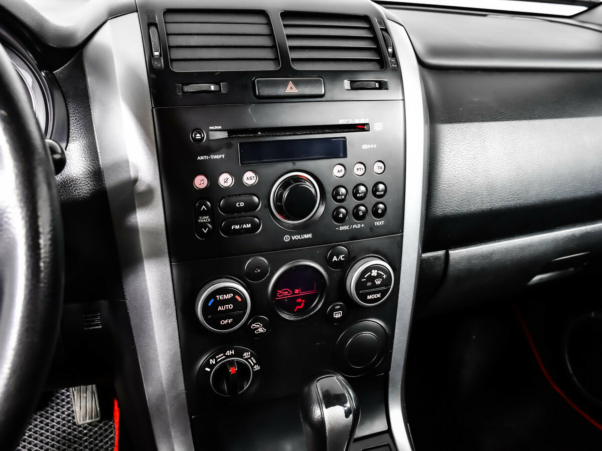 Suzuki Grand Vitara с пробегом — 2010 год. Фото: #14