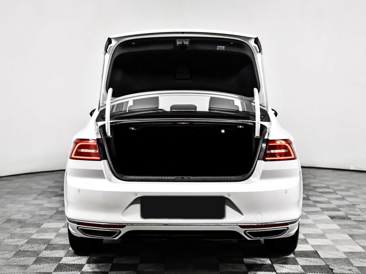 Volkswagen Passat с пробегом — 2018 год. Фото: #11