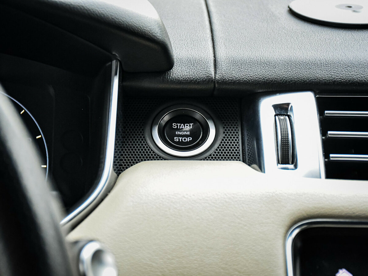 Land Rover Range Rover Sport с пробегом — 2016 год. Фото: #18