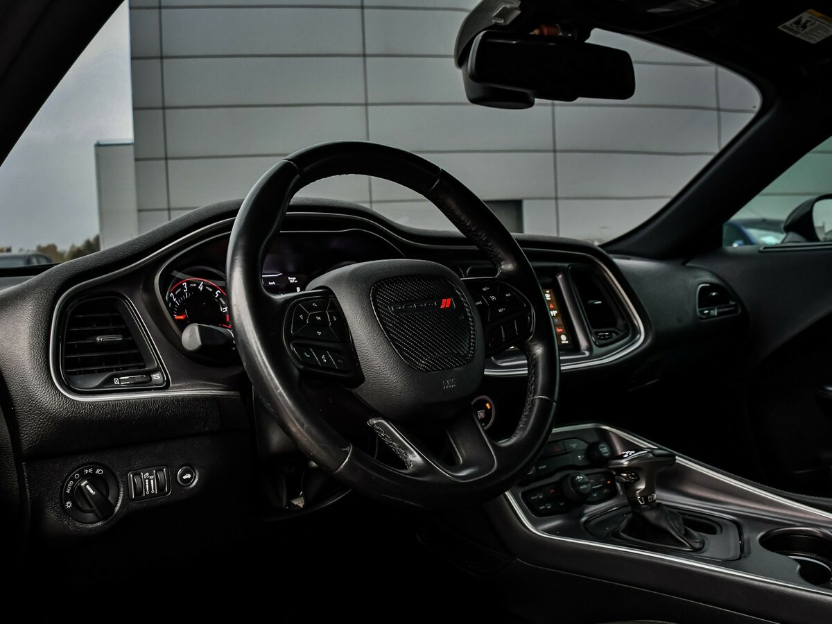 Dodge Challenger с пробегом — 2020 год. Фото: #10