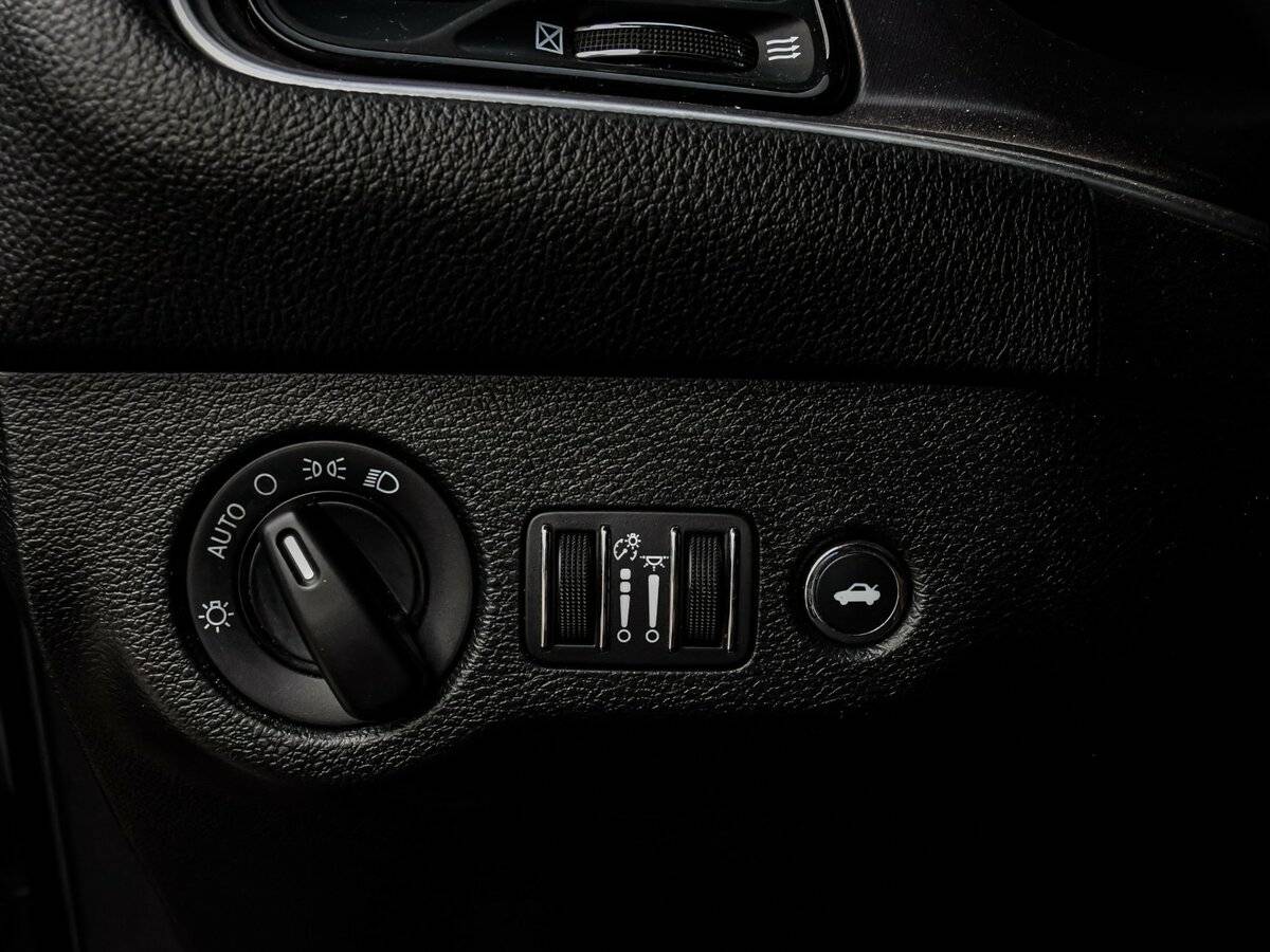 Dodge Challenger с пробегом — 2020 год. Фото: #12