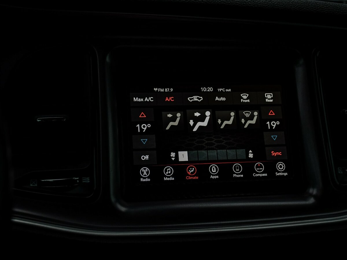 Dodge Challenger с пробегом — 2020 год. Фото: #16