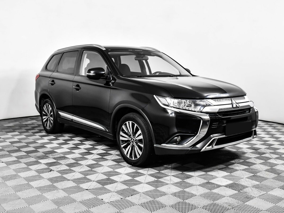 Mitsubishi Outlander с пробегом — 2018 год. Фото: #2