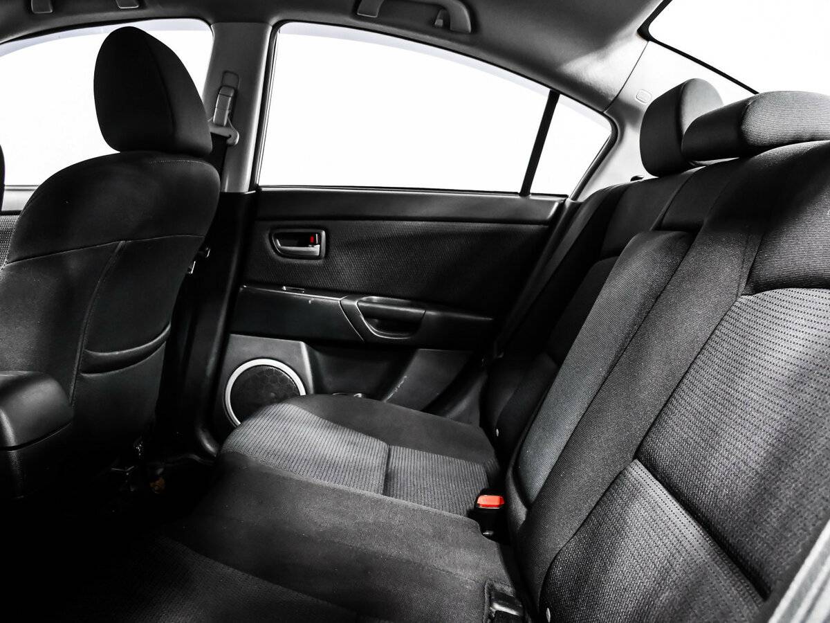 Mazda 3 с пробегом — 2007 год. Фото: #9