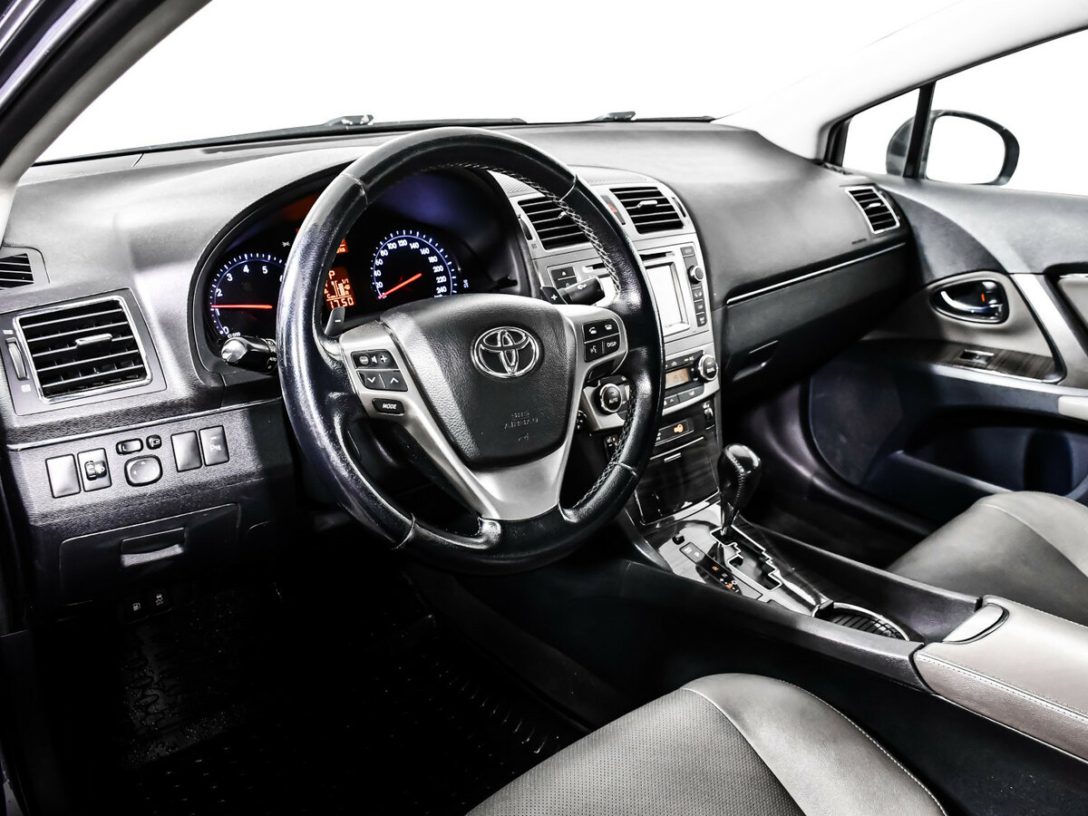 Toyota Avensis с пробегом — 2012 год. Фото: #10