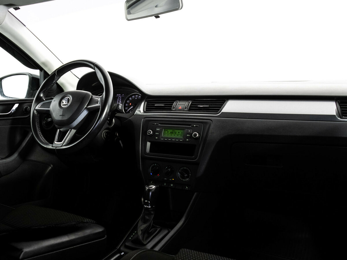 Skoda Rapid с пробегом — 2015 год. Фото: #6