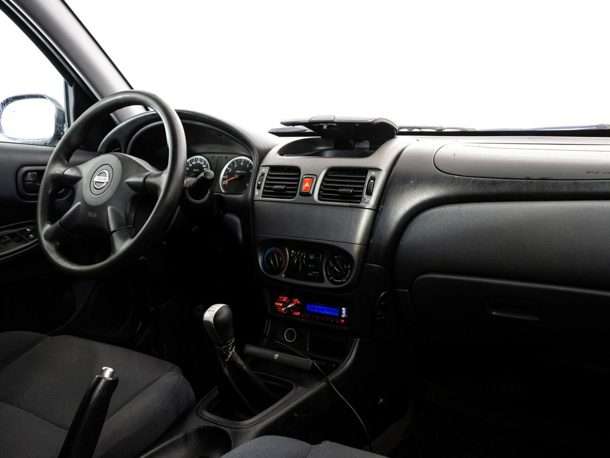 Nissan Almera с пробегом — 2005 год. Фото: #6