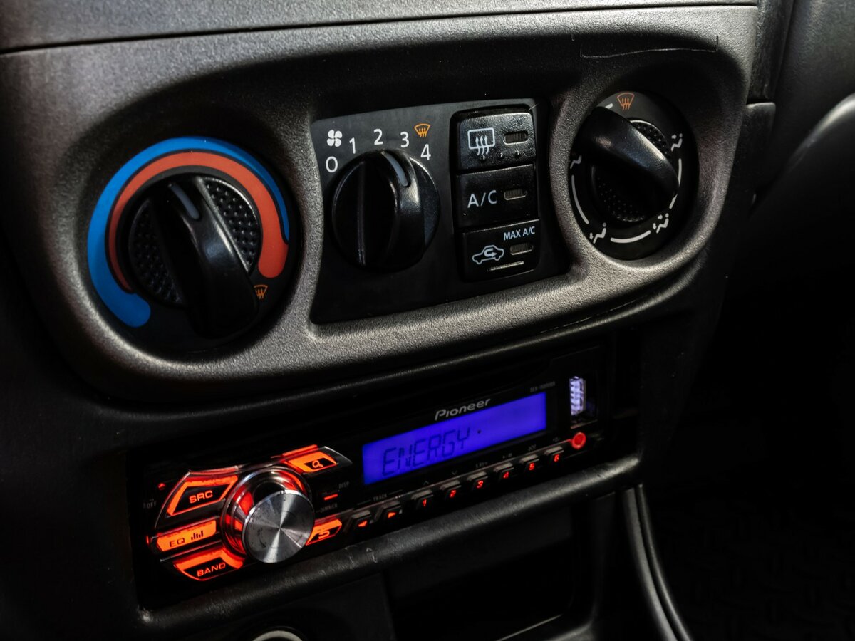 Nissan Almera с пробегом — 2005 год. Фото: #8