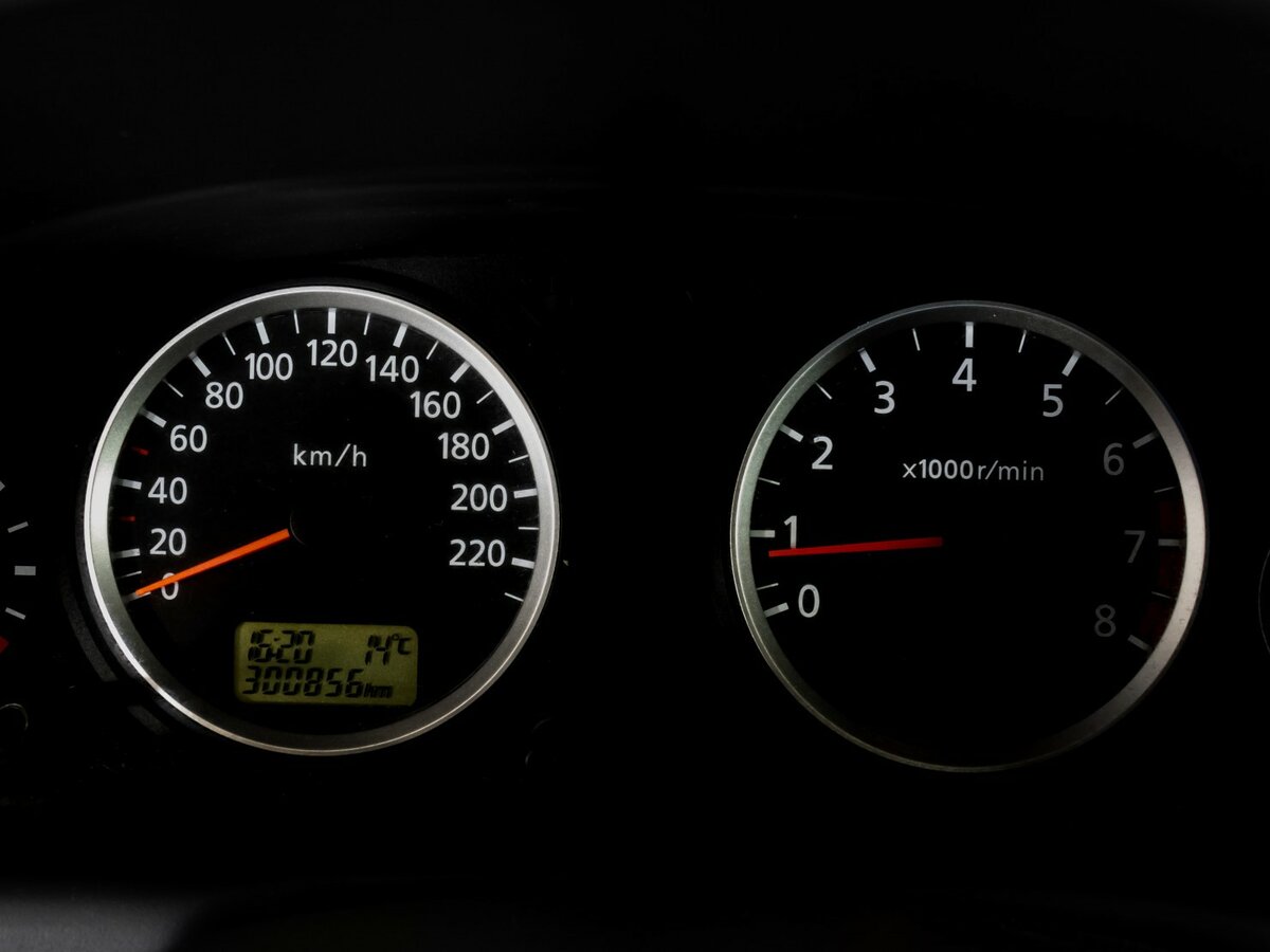 Nissan Almera с пробегом — 2005 год. Фото: #9