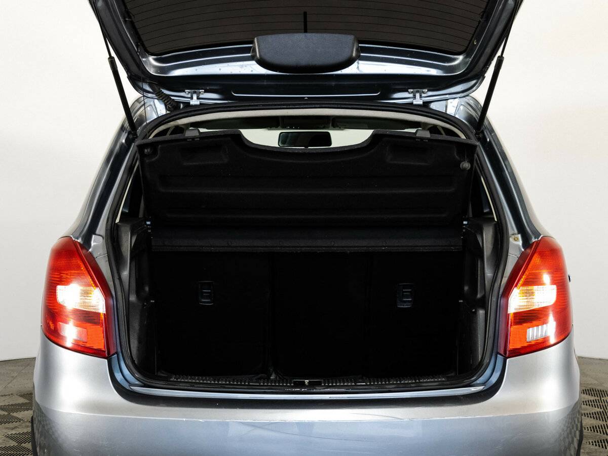 Skoda Fabia с пробегом — 2013 год. Фото: #15