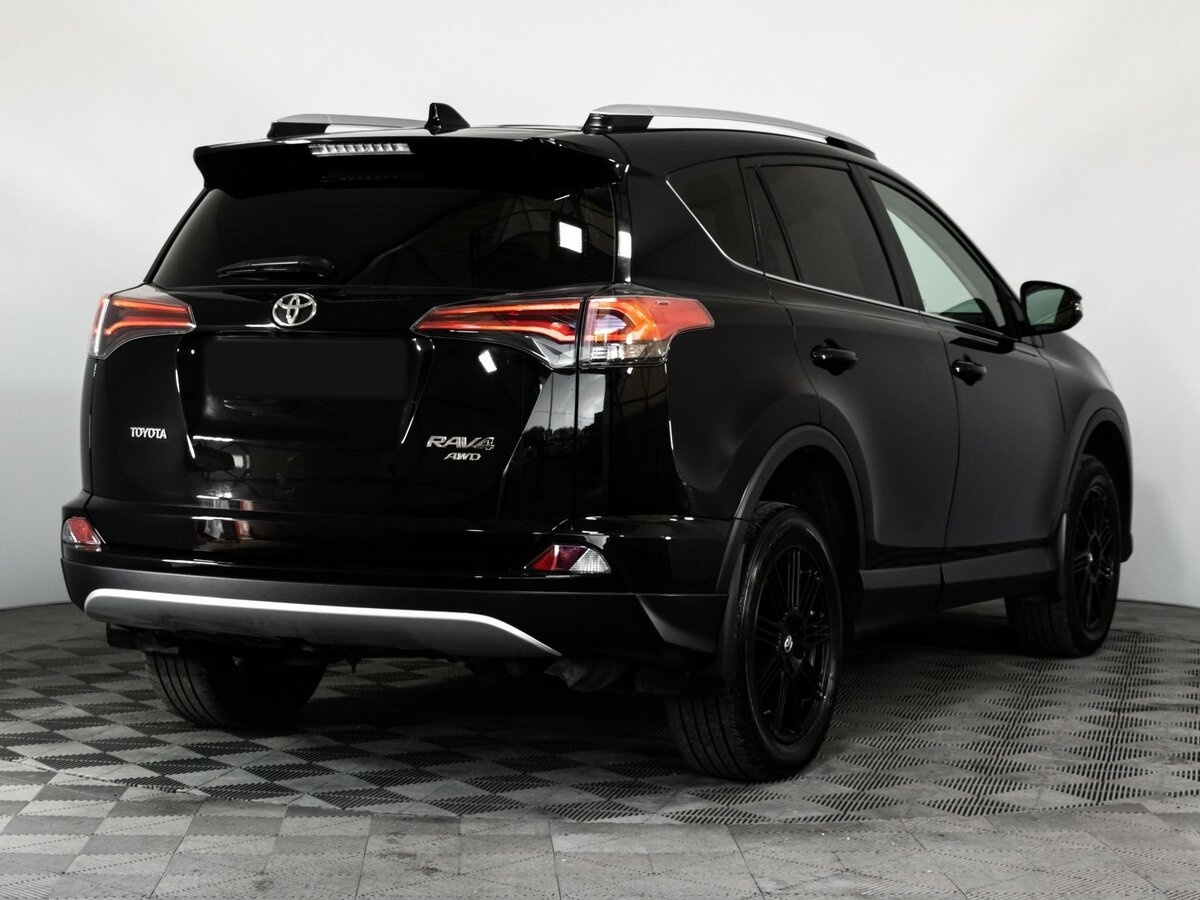 Toyota RAV4 с пробегом — 2017 год. Фото: #5