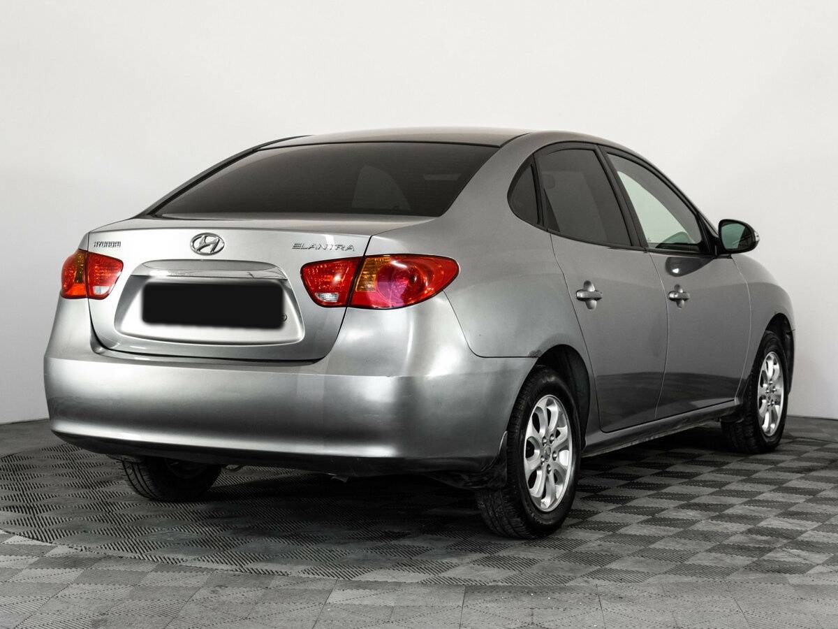 Hyundai Elantra с пробегом — 2010 год. Фото: #3