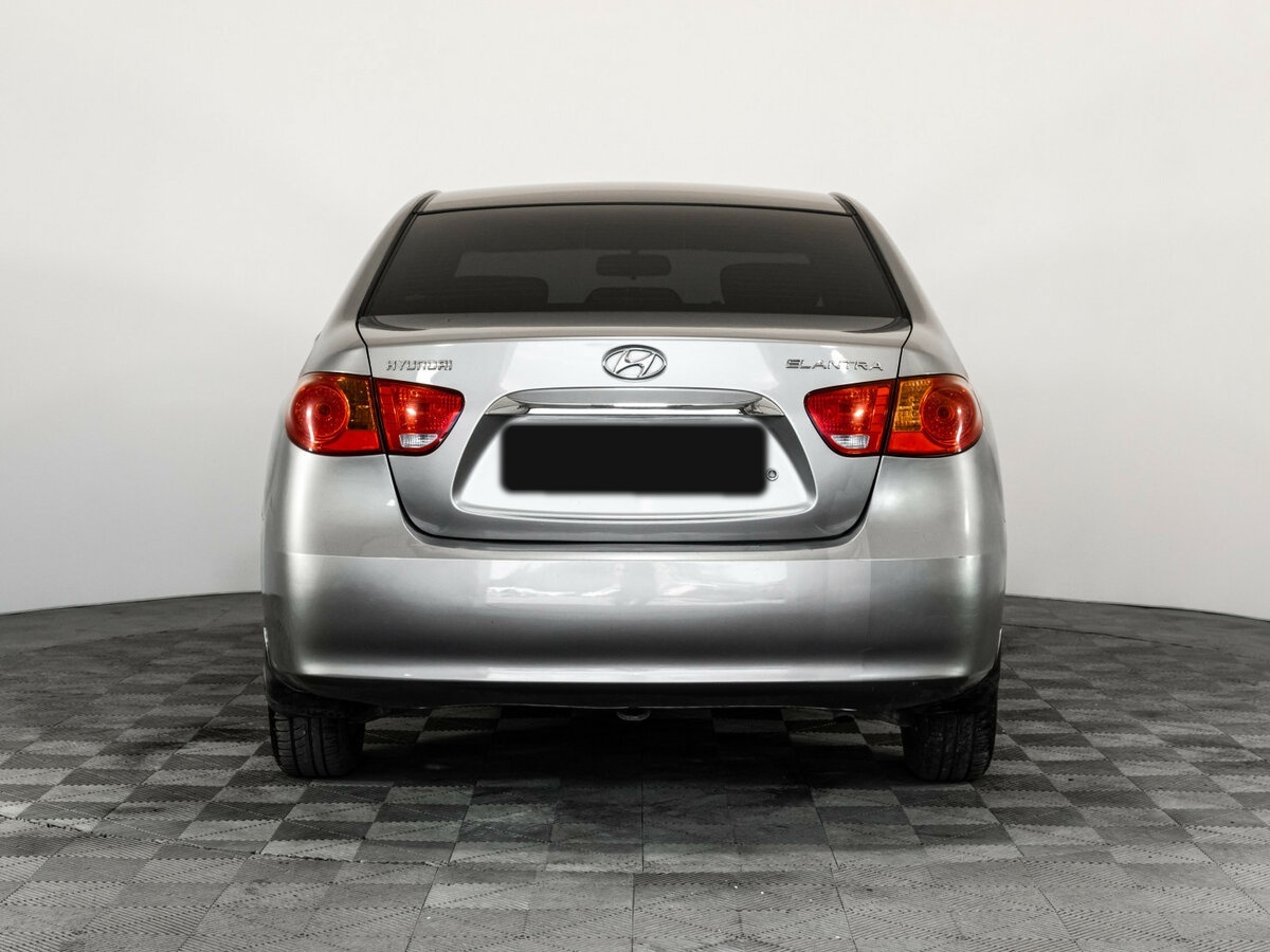 Hyundai Elantra с пробегом — 2010 год. Фото: #4