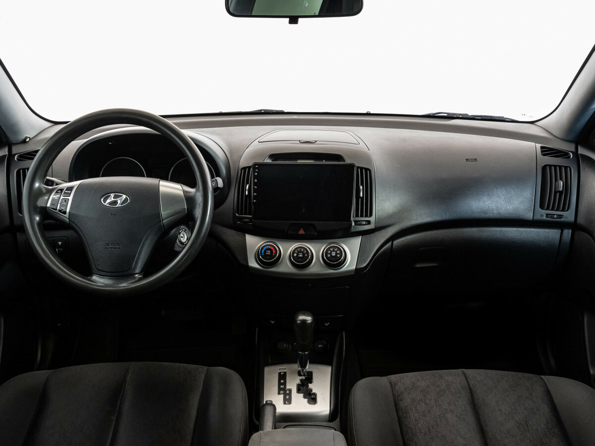Hyundai Elantra с пробегом — 2010 год. Фото: #7