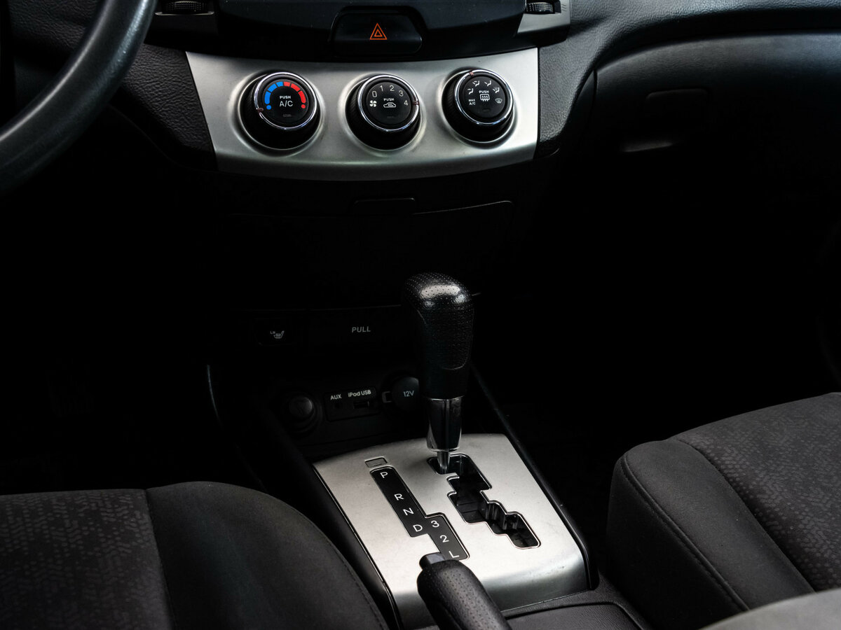 Hyundai Elantra с пробегом — 2010 год. Фото: #8