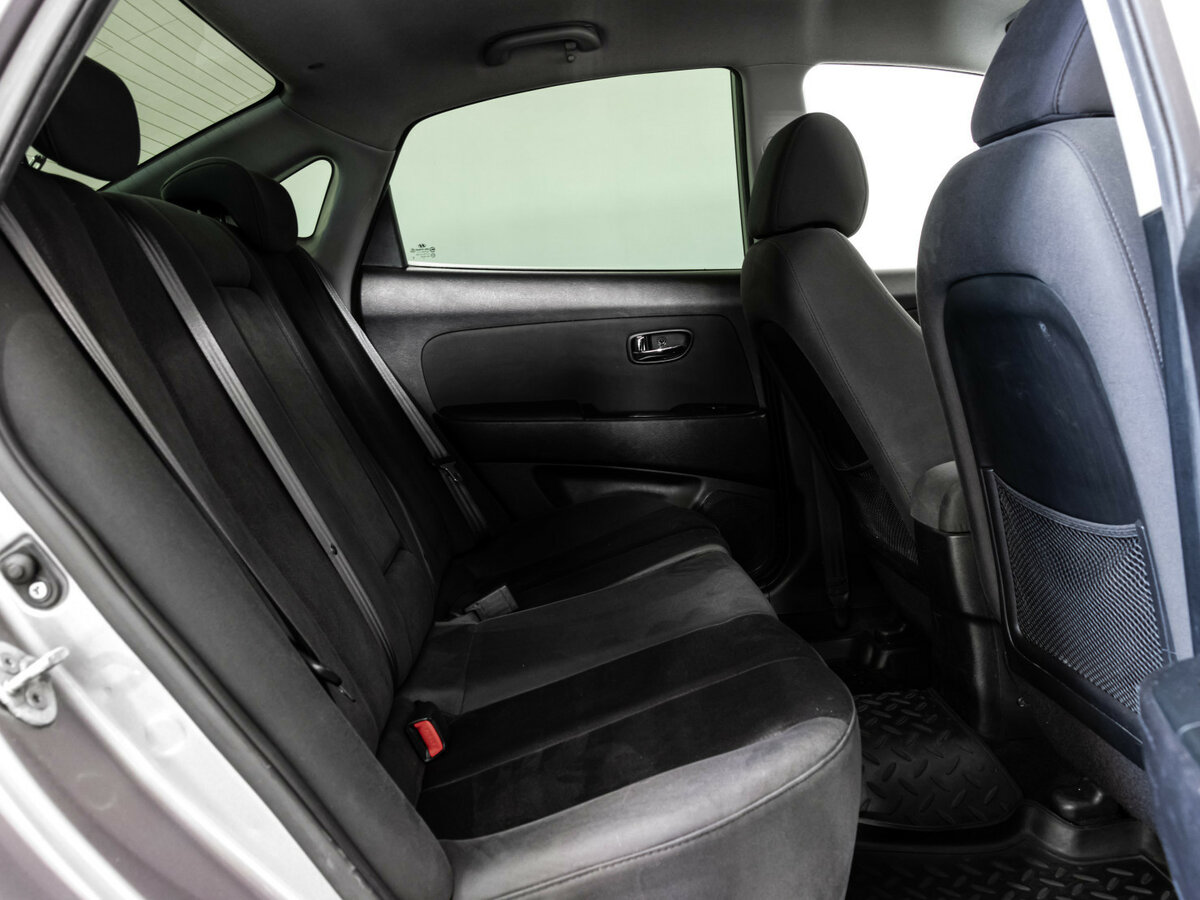 Hyundai Elantra с пробегом — 2010 год. Фото: #11