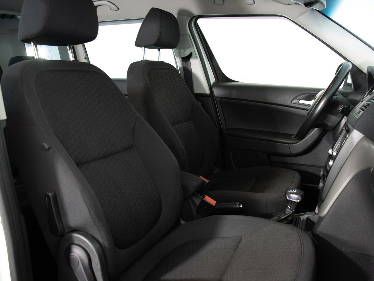Skoda Yeti с пробегом — 2011 год. Фото: #15