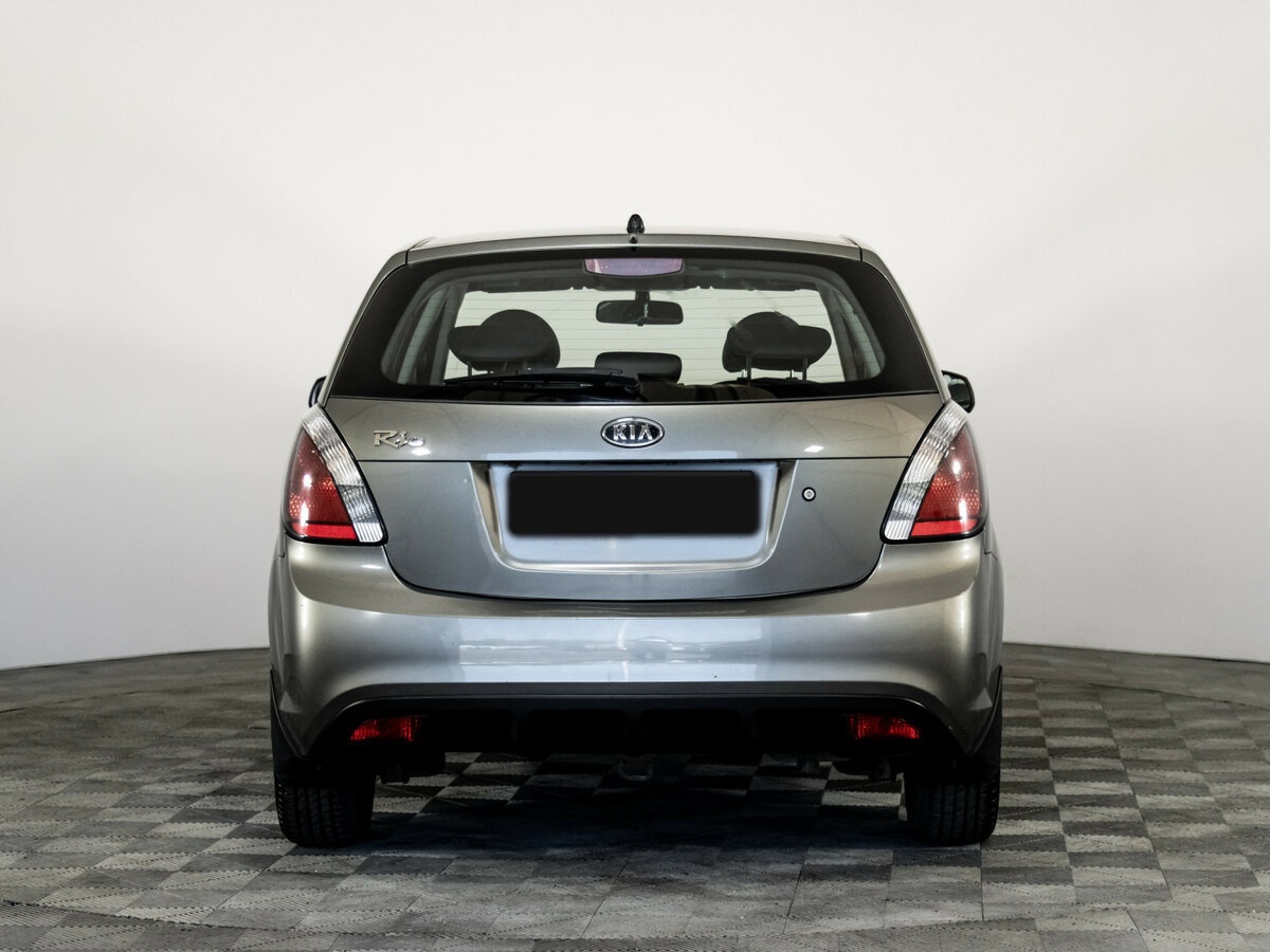 Kia Rio с пробегом — 2010 год. Фото: #4