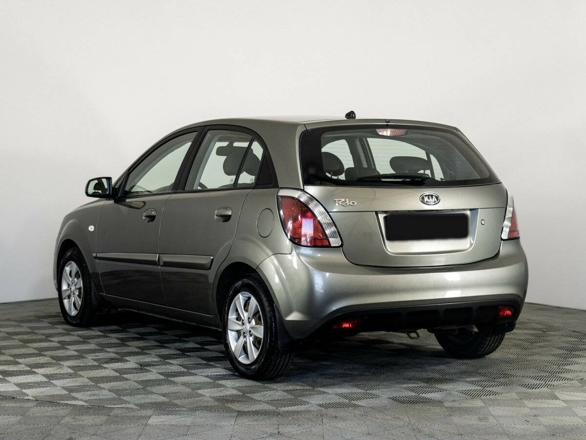 Kia Rio с пробегом — 2010 год. Фото: #5