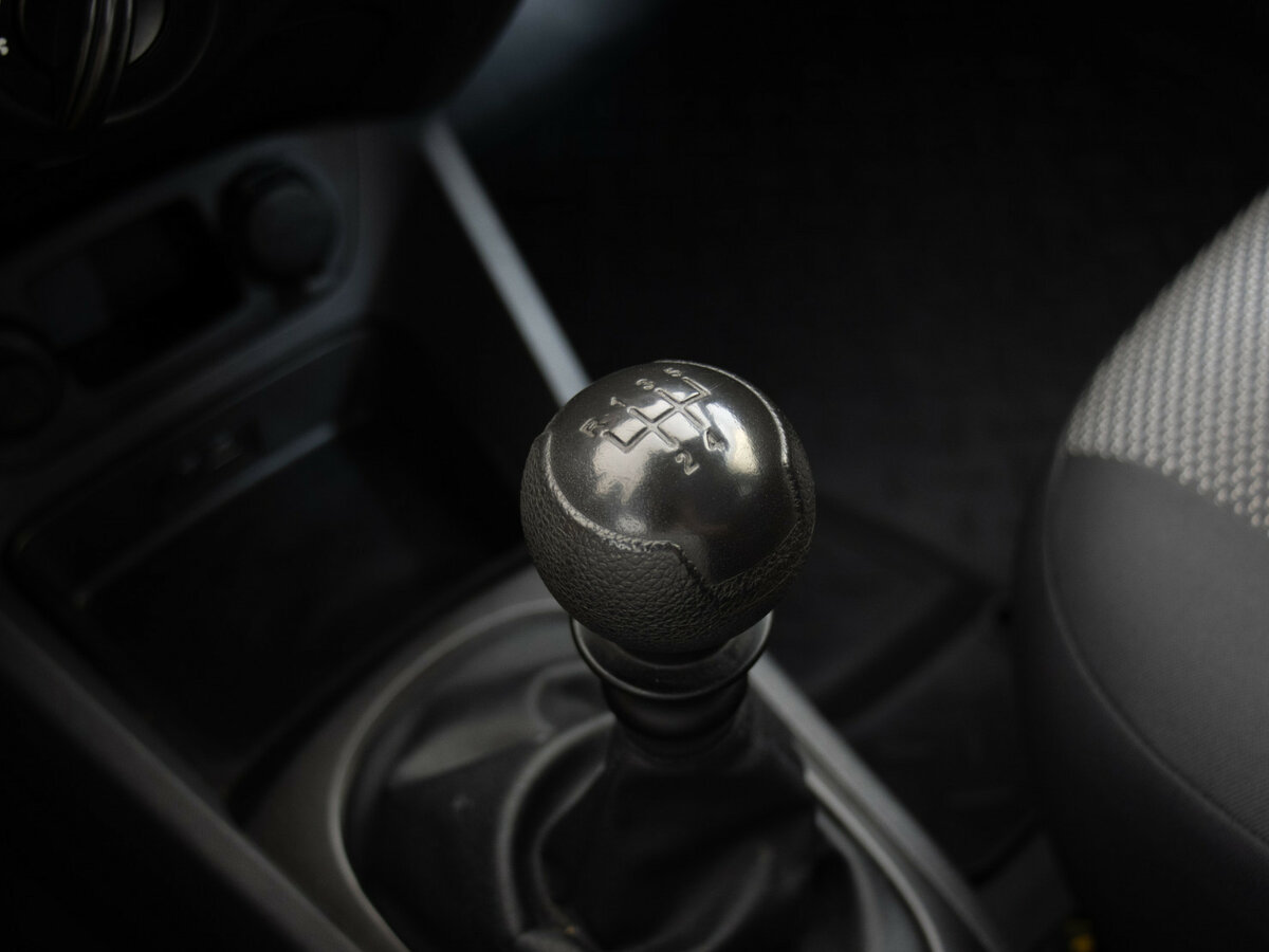 Kia Rio с пробегом — 2010 год. Фото: #9