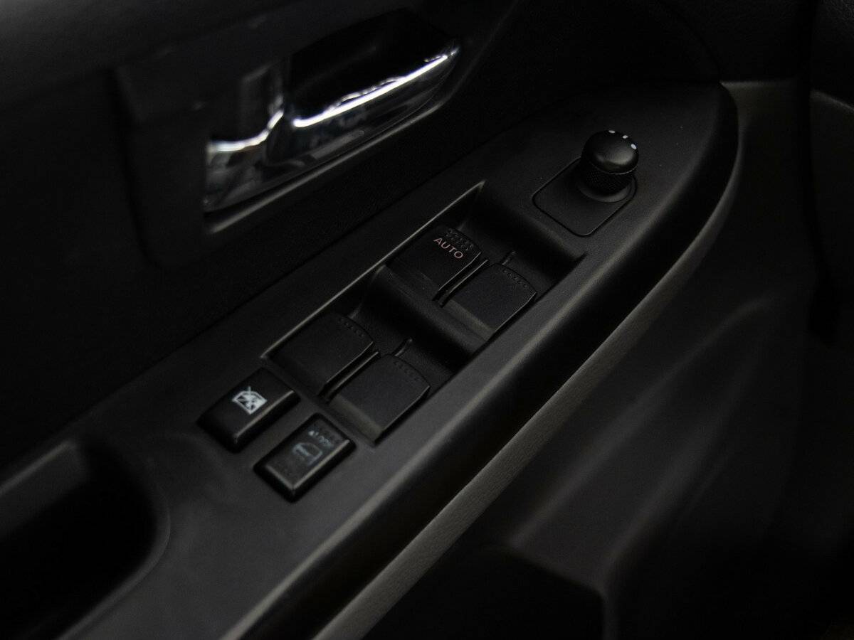 Suzuki SX4 с пробегом — 2011 год. Фото: #12